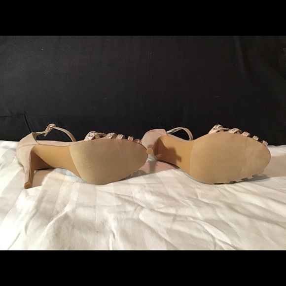 Heels - Picture 3 of 3